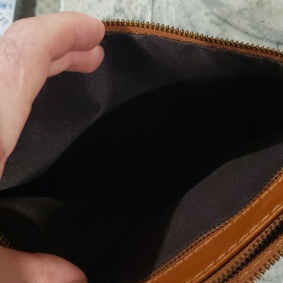 🦁 Pratesi Italian Leather Clutch - Picture 6 of 7